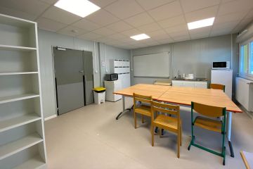 container-offices-interior-76953_4.jpg