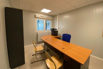 container-offices-interior-76953_5.jpg