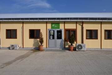 agriculture-greenhouse-prefabricated-office-building-93816_3.jpg