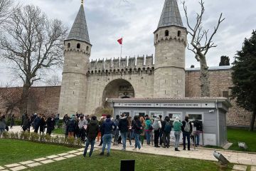topkapi-palace-museum-ticket-sales-booth-42206_3.jpg