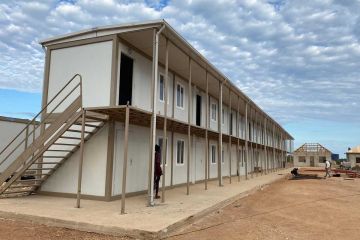 container-construction-sites-in-zanzibar-23543_2.jpg