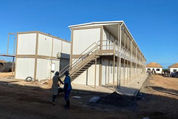 container-construction-sites-in-zanzibar-23543_4.jpg