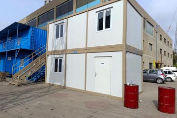 container-office-at-the-shipyard-site-72802_2.jpg